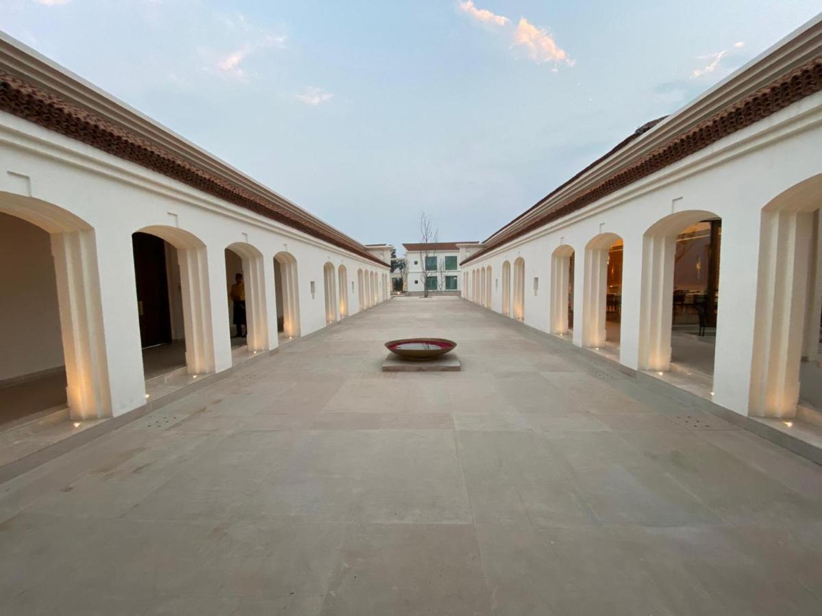 Marasa Sarovar Premiere, Bodhgaya Bagian luar foto